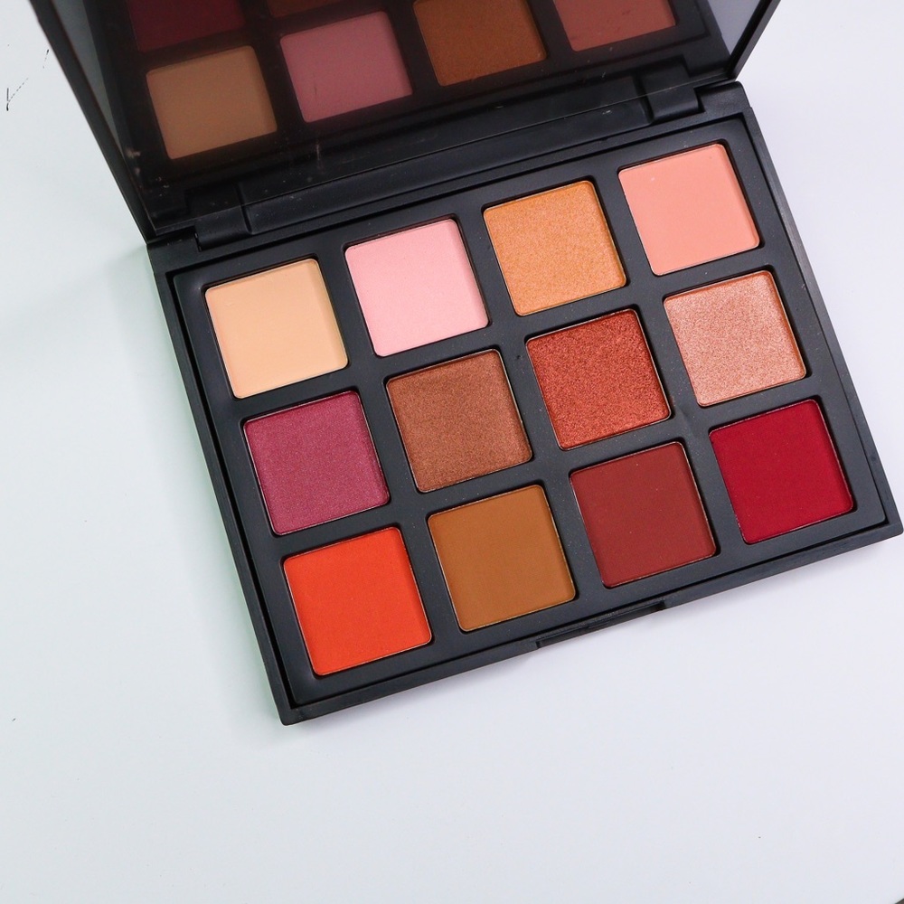 12 Color Eyeshadow Palette